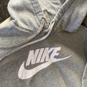 Men’s Nike hoodie. Size medium.